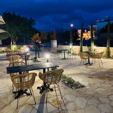 1907 By Louis Bed & Breakfast Polis